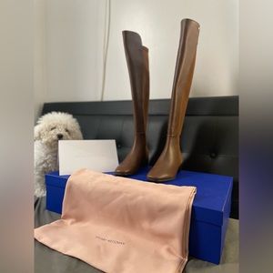 STUART WEITZMAN CITY BLOCK SQUARE TOED BOOTS (AUTHENTIC)